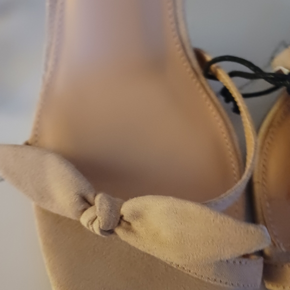 WHOWHATWEAR Sandals - Picture 2 of 5